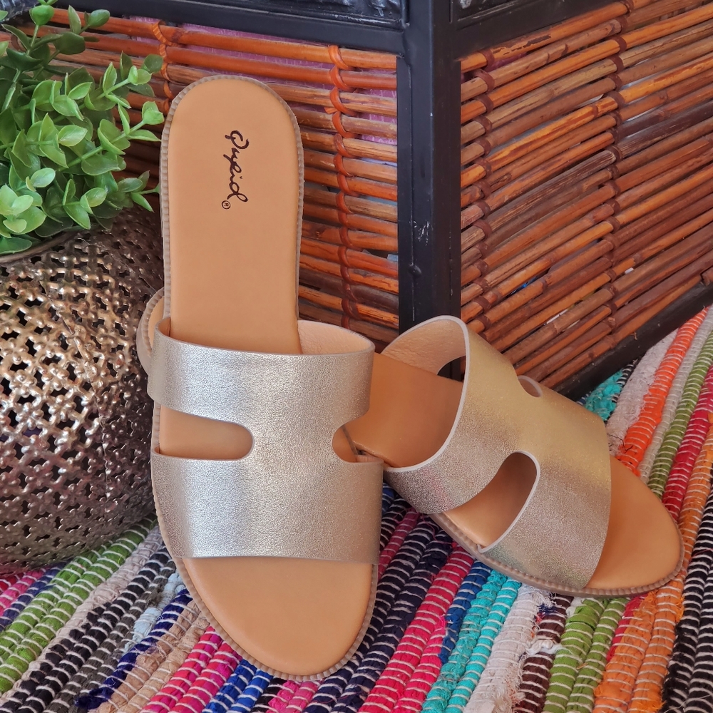 Casual Stroll Sandals- Gold